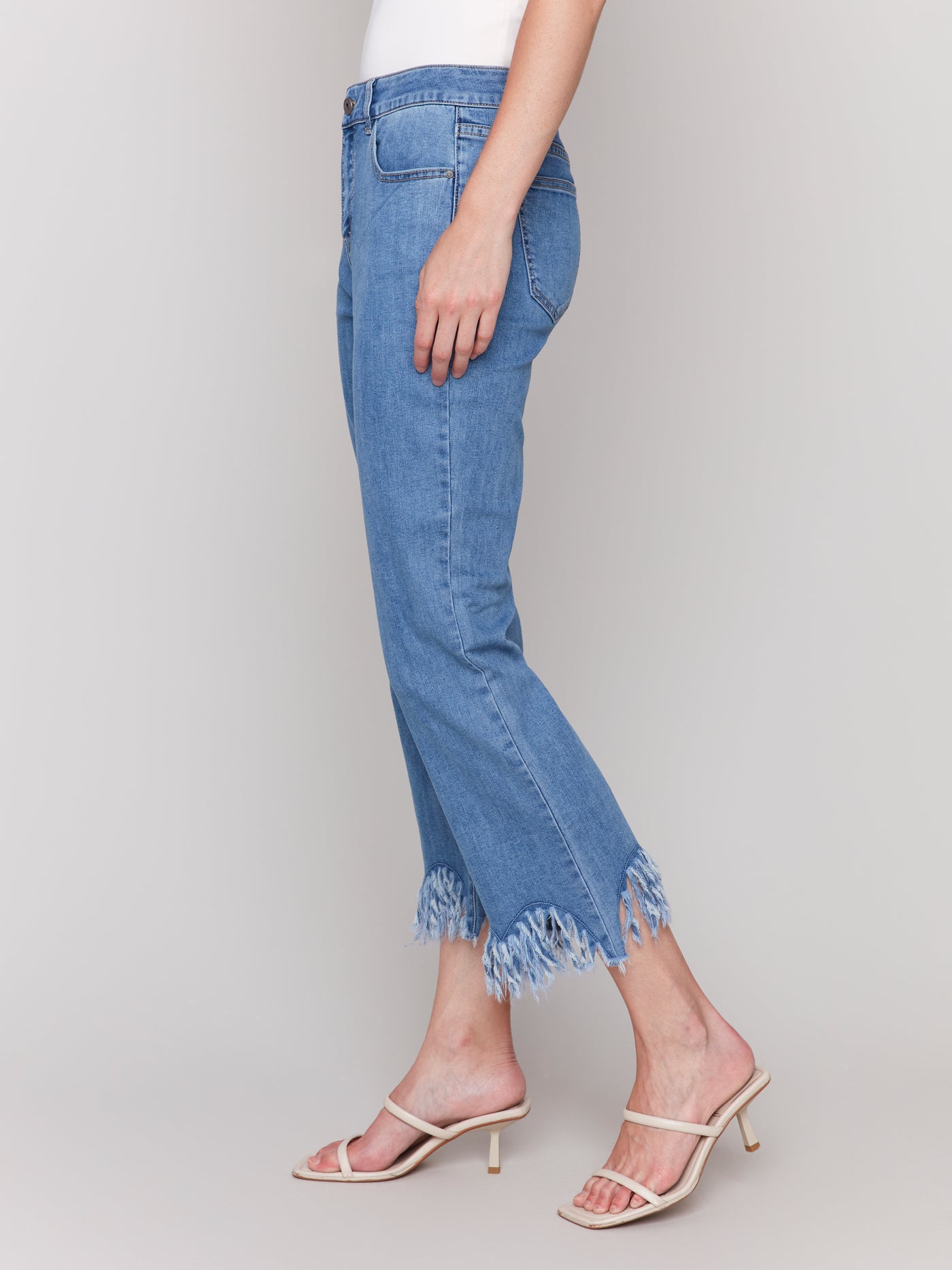 Cropped Jeans with Fringed Hem